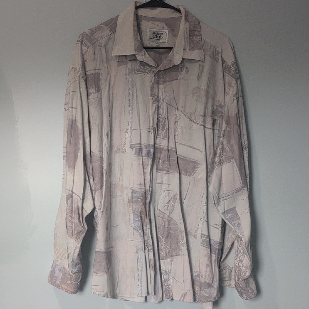Casual Button Down Shirt in Gray Abstract Pattern